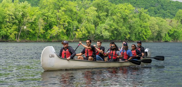 Entertaining Corporate Retreat Team Building Activities Close to Nature