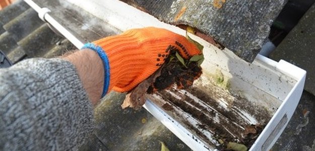 Cleaning The Gutters Of London For Improved Functionality Of Sewage