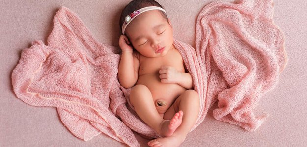 Celebrate Your New Arrival with a Stunning Newborn Baby Photoshoot in NYC