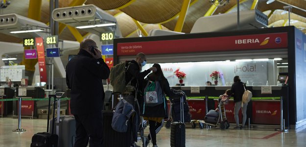 Испания меняет требования к тестам на коронавирус для авиапассажиров и освобождает детей до шести лет