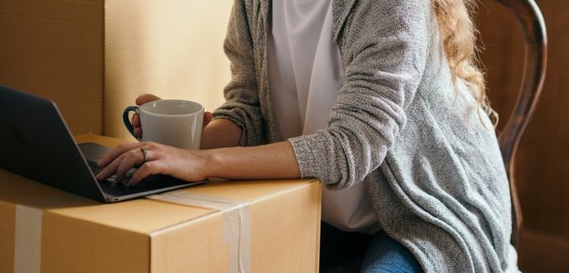 The Benefits of Hiring a Reputed Moving Company