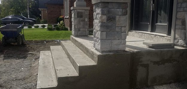Step by Step: A Guide to Selecting the Ideal Material for Your Stone Steps