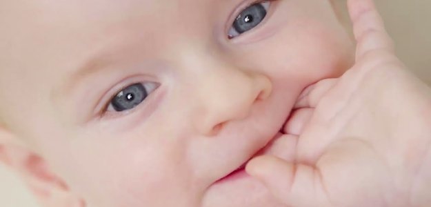 Why do babies keep crying because of rash allergies?