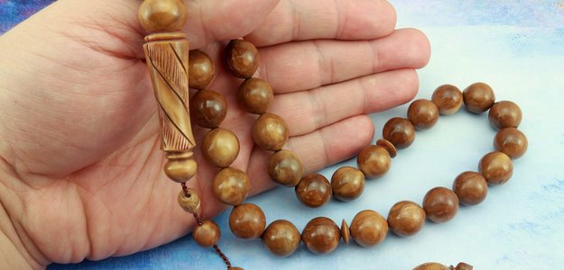 Choosing Wooden Prayer Beads