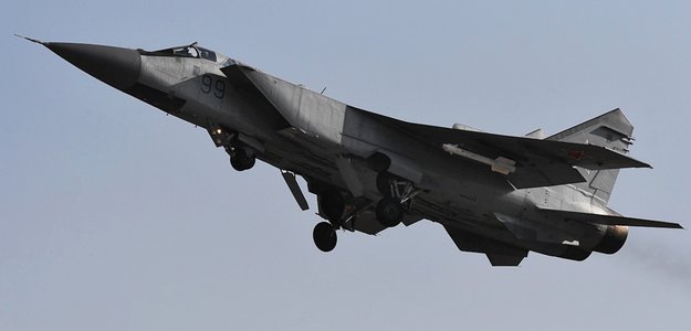 МиГ-31 развернул норвежский патрульный самолет от границ РФ
