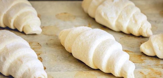 Steps To Bake a Frozen Croissant in Oven