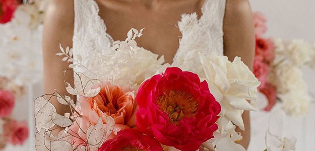Choosing the Perfect Bridal Gown for Your Outdoor Wedding: Valuable Tips for You