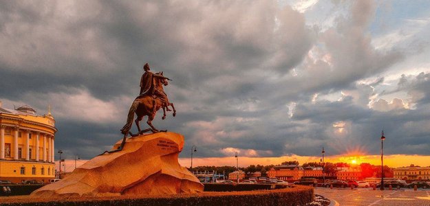 Медный всадник скроется в лесах (строительных)