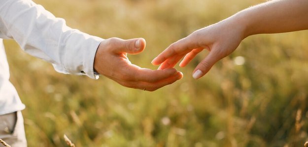 Как вызвать у девушки интерес: 6 простых но действующих советов