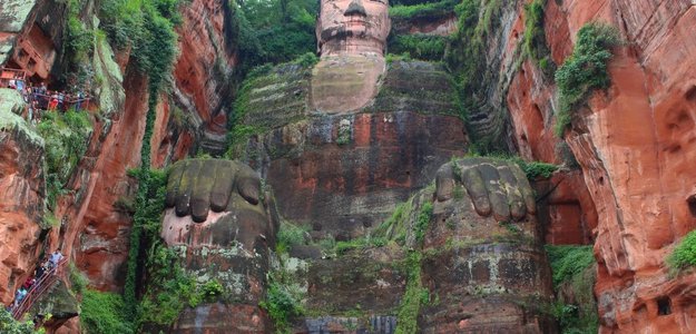 Статуя Будды Майтрейи, Лэшань (Китай).