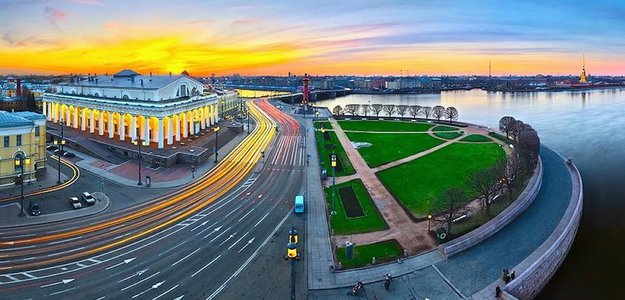 В Петербурге катастрофически не хватает мест в школах, но губернатор не спешит решать проблему
