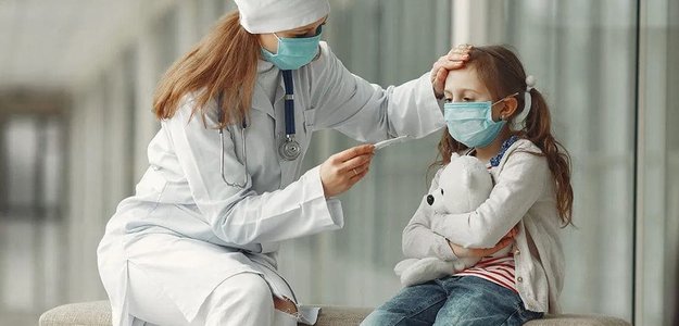 Подростков уже, теперь и детей от 6 лет хотят вакцинировать
