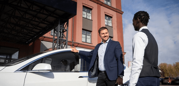 Luxury on Wheels: Why You Should Choose Chauffeur Service in Detroit