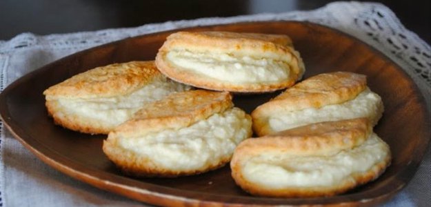 Невозможно отказаться: 5 рецептов сочников к чаю