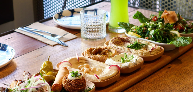 Healthy Lebanese Platters: How to Balance Meat, Mezze, and Salad