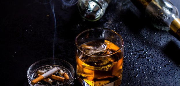 Откуда в нас тяга к алкоголю, никотину и другим веществам?