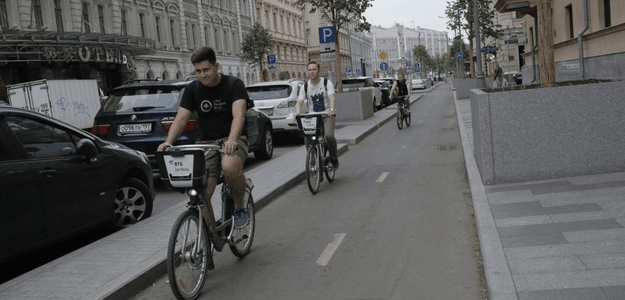 В Москве началось строительство первой велодорожки до Петербурга