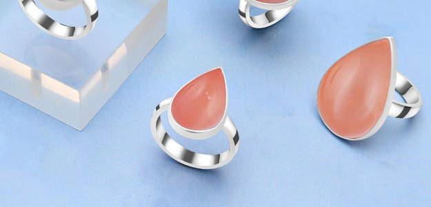 Ultimate Guide to Peach Moonstone Rings - Their Healing Powers & Some Maintenance Tips