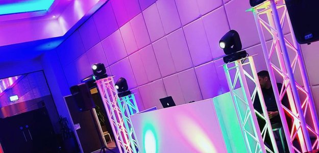 Engage Your Guests with our Corporate Events DJs in London - AK Musik